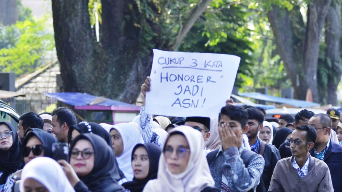 Heboh Beharap Jadi ASN Para Guru Honorer Garut Siap Dukung Dedi