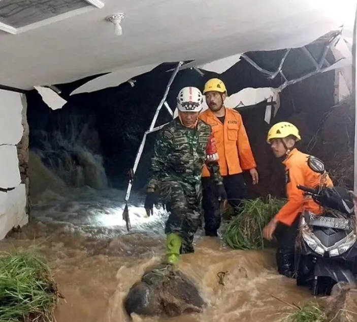 Hujan Lebat Di Desa Danaraja Banjarnegara Sebabkan Tanggul Irigasi