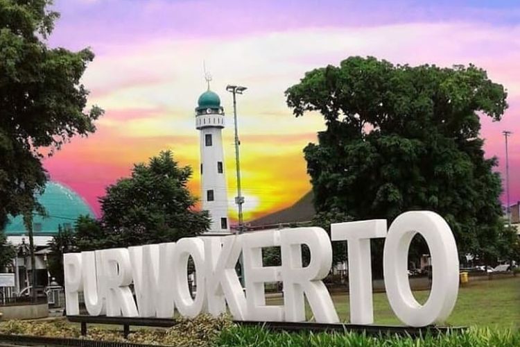 Foto Wisata Purwokerto Terkenal Alun Alun Purwokerto Bukit