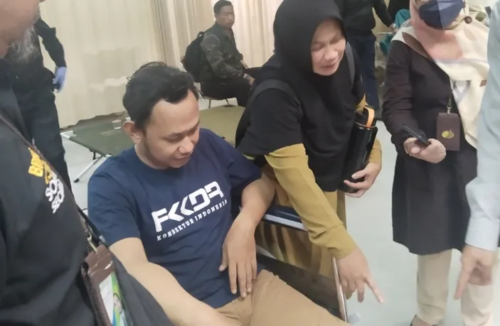 Penumpang Kereta Api Lokal Baraya Ceritakan Saat Dua Lokomotif