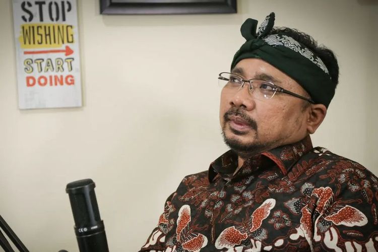 Yaqut Cholil Qoumas Biodata Profil Menteri Agama Yang Lengkap Dengan