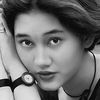 Download Lagu Bayang Bayang Hitam dari Nike Ardilla Kualitas HD MP3 MP4 Beserta Lirik, Cocok untuk Nostalgia