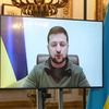 Cek Fakta!  Viral Video Presiden Ukraina Zelenskyy Menyerah ke Rusia Beredar di Internet