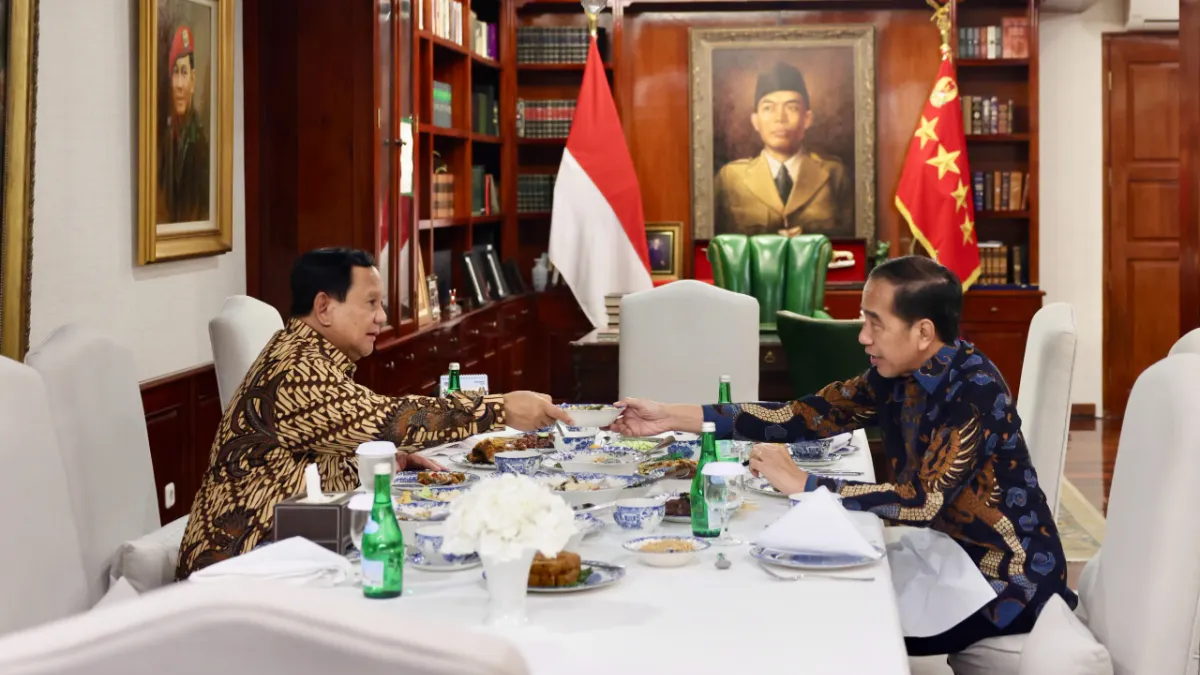 Momen Jokowi menghadiri undangan makan malam dengan Prabowo Subianto pada Jumat 6 Desember 2024 malam.