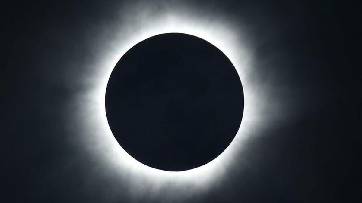 Jam Berapa Gerhana Matahari Total 8 April 2024? Catat Waktunya Versi WIB, WITA, dan WIT