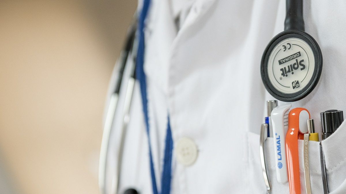 Roundup: Polemik Dokter Asing yang Sempat Buat Dekan Fakultas Kesehatan Unair Kehilangan Jabatan