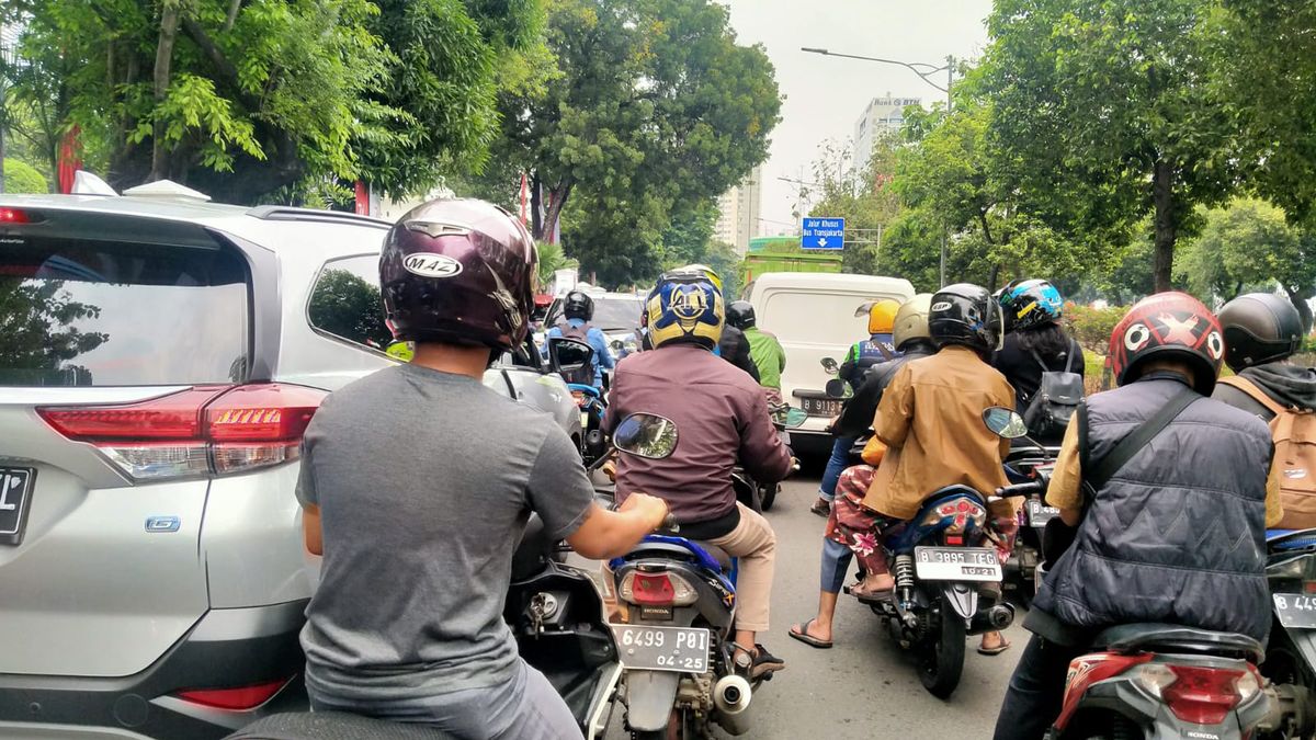 Jakarta Balik ke Setelan Awal: Kepungan Kendaraan dan Kebisingan Pascalibur Lebaran 2024