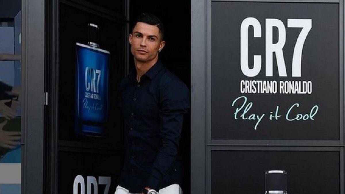 Cristiano Ronaldo Raih Penghargaan Golden Globes, Ditanya Soal Pensiun ...