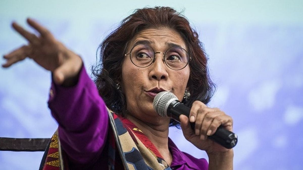 Susi Pudjiastuti Cuma Bisa Tersenyum saat Jokowi Wajibkan Tapera untuk Karyawan Gaji UMR