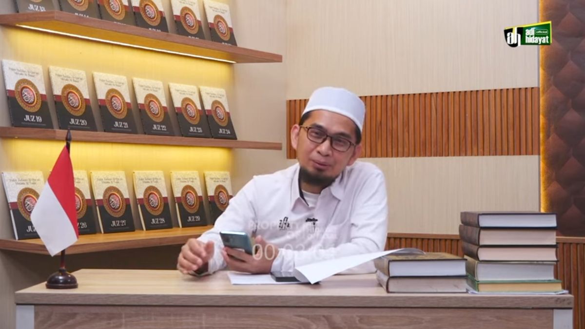 Ustadz Adi Hidayat Seseorang Akan Dikejar Rezeki Dengan Membaca 2