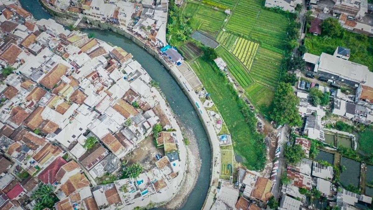 Mengenal Sungai Cikapundung: Sungai Terpanjang Di Bandung Yang Berasal ...