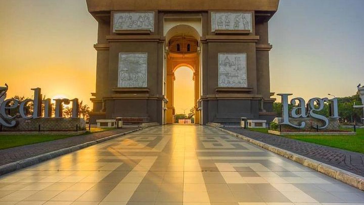 Monumen Simpang Lima Gumul Kediri, Ikon Jawa Timur yang Memukau Jadi ...