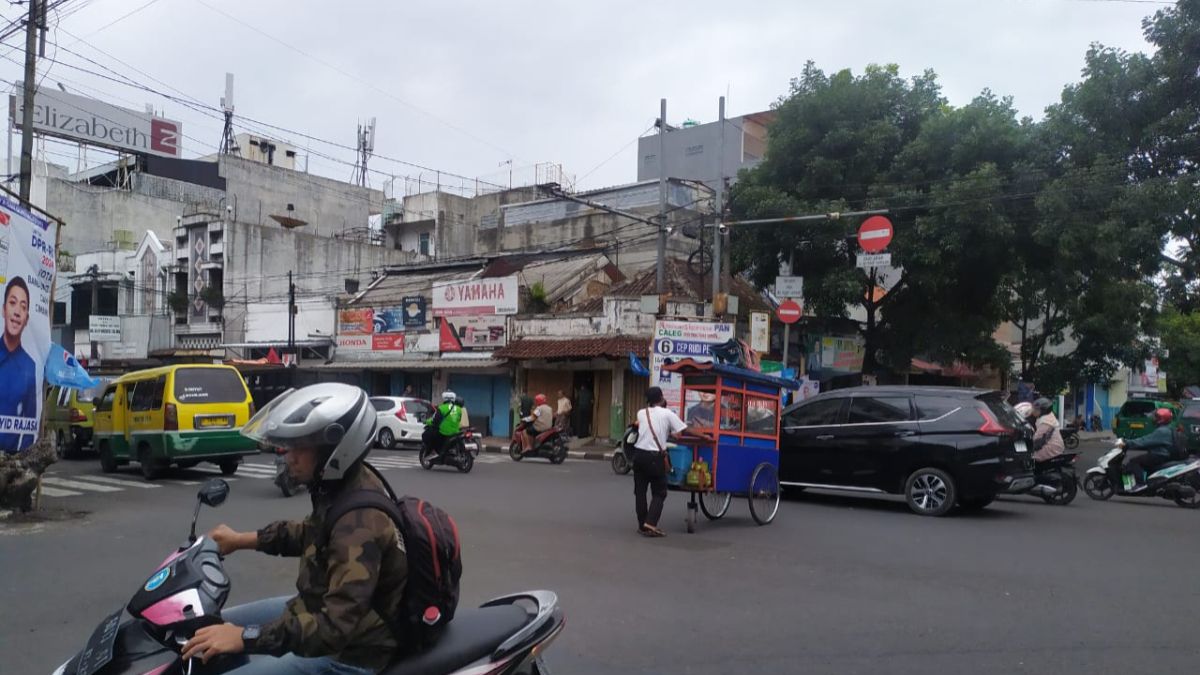 Pedagang di Jalan Inggit Garnasih Bandung Benarkan Ada Pemukulan 21 Januari 2024, Sempat Obati Korban