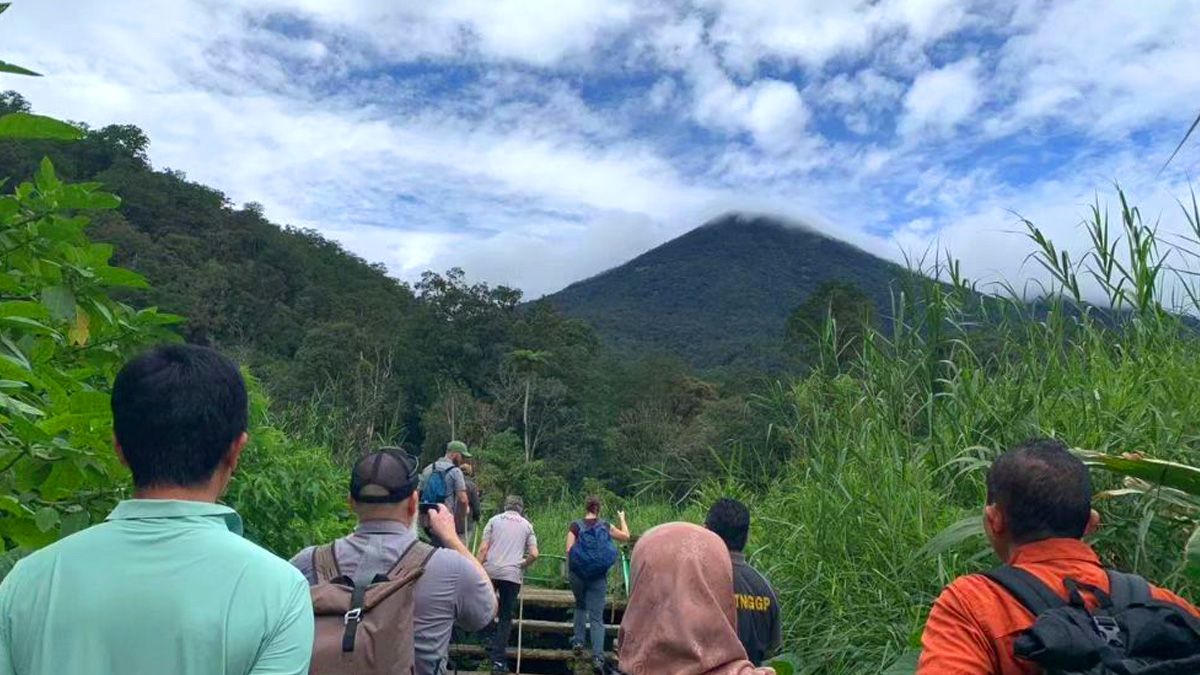 13 Pendaki Sempat Hilang Di Gunung Gede Pangrango Intip 5 Jalur Ilegal