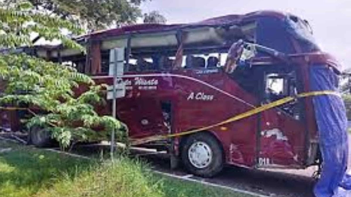 Kecelakaan Bus Satgas Partai Hanura Di Tol Solo-Ngawi, Empat Terluka ...