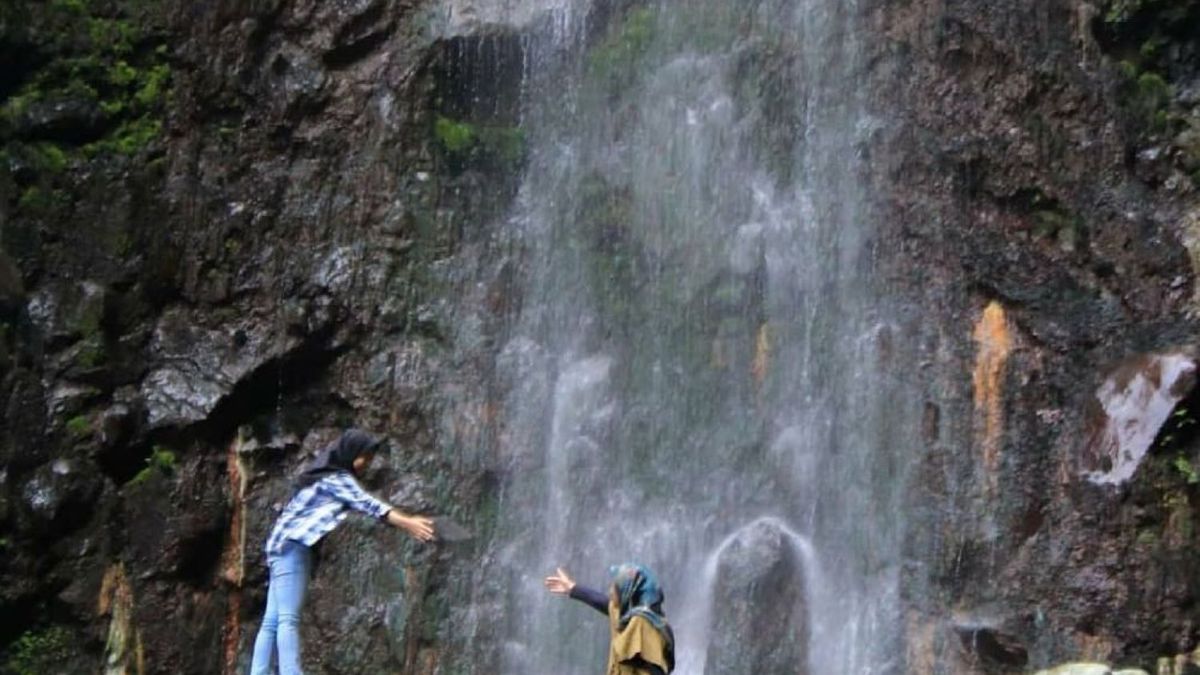 Curug Badak Dan Batu Hanoman Tasikmalaya Objek Wisata Rekomended Untuk