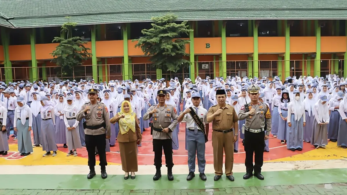 Sambangi Sekolah, Kapolresta Bandar Lampung Ajak Pelajar Jauhi ...