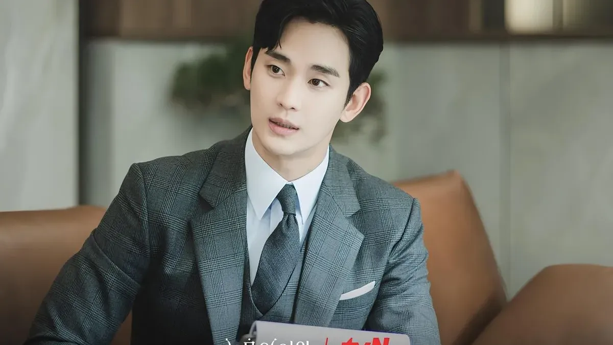 Kim Soo Hyun Memukau Dengan Penampilan Baru Dalam Drama TVN 'Queen Of ...