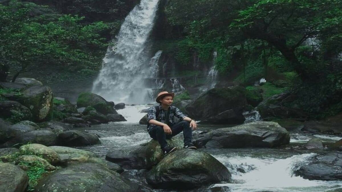 Wisata Hidden Gem Garut Pesona Keindahan Curug Orok Bak Surga Tersembunyi Di Tengah Hutan