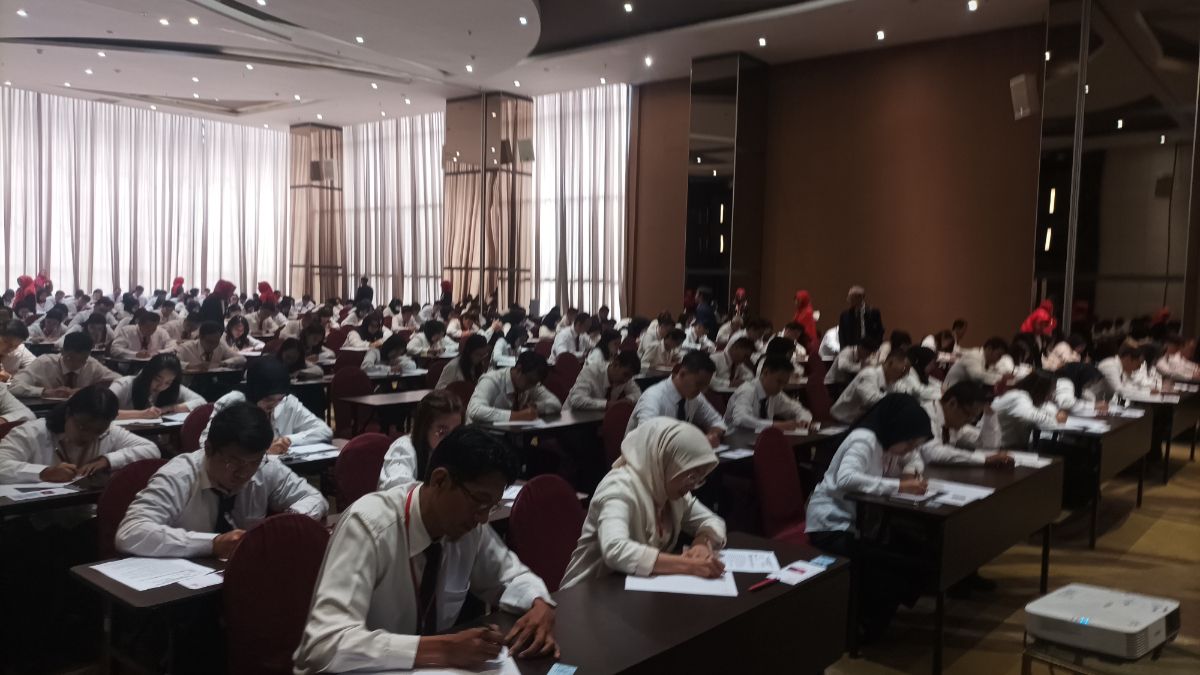 1.159 Notaris se-Indonesia Serentak Ujian Kode Etik Notaris, 191 di Antaranya di Bandung