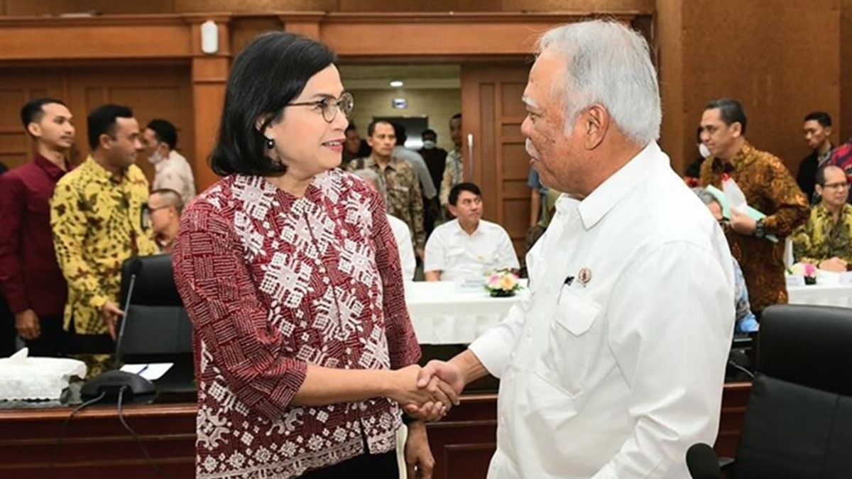 Sri Mulyani Tenang usai Jabat Tangan dengan Basuki Hadimuljono, Janjian Pamit dari Kabinet?