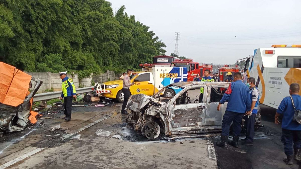 Sopir Gran Max yang Kecelakaan di KM 58 Tol Cikampek Kelebihan Kerja, Begini Kronologi Lengkap Versi KNKT