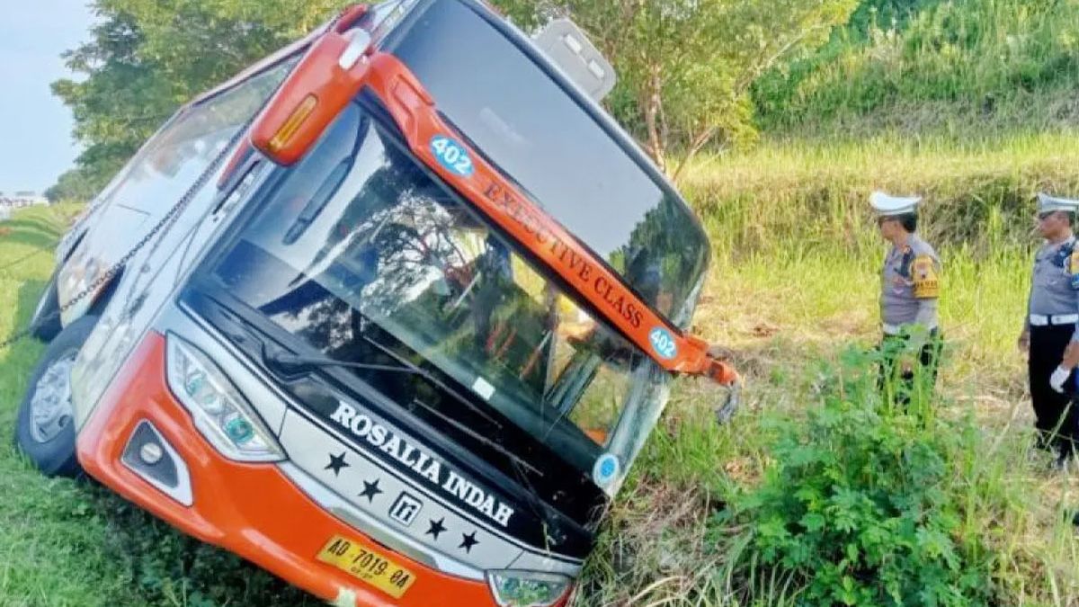 Sopir Diduga Mengantuk, 7 Penumpang Meninggal Di Bus Rosalia Indah Yang ...