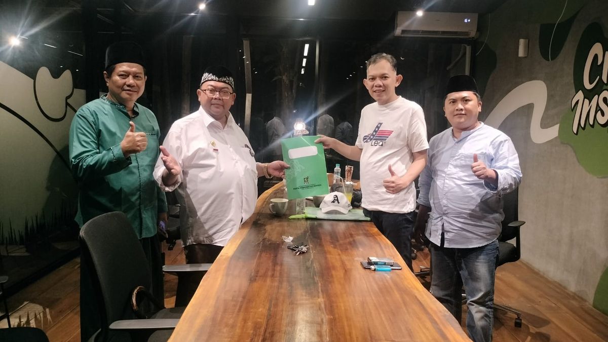 Budi Hermawan Mendaftar Sebagai Calon Kepala Daerah Ke Desk Pilkada PKB ...