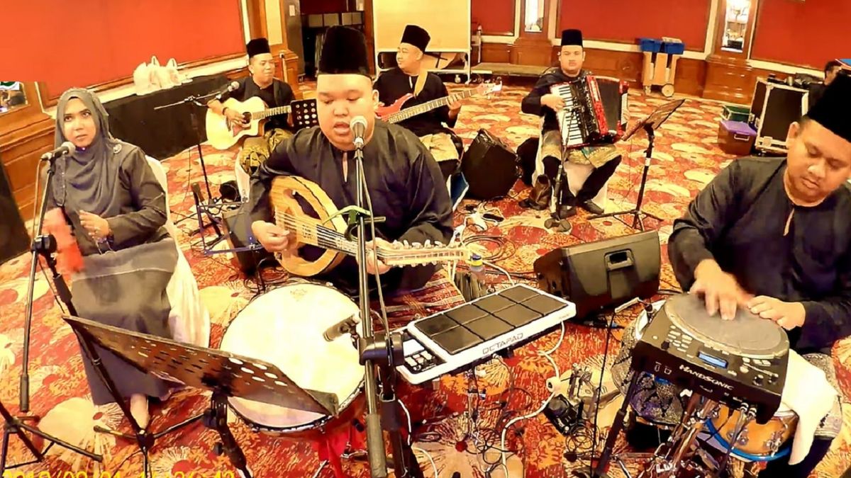 Puncak Milad LAM Batam ke-25, Penyanyi Malaysia Rojer Semarakkan Event Batam Bertanjak