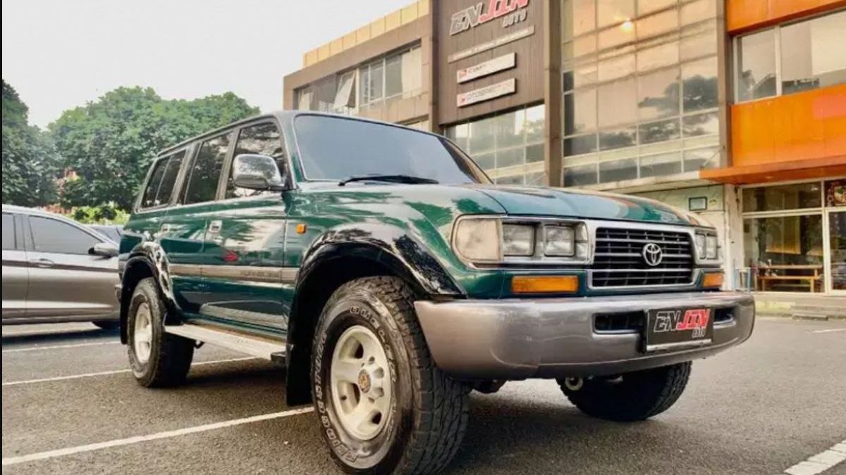 Land Cruiser: Raja Jalan Raya atau Hanya Salah Satu Mahkota Toyota? Menggali Harga dan Posisi di Keluarga Toyota