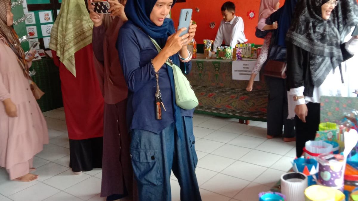 Mi Al Halim Gelar Pameran Hasil Karya Siswa Dalam Program P5 Dan P2ra