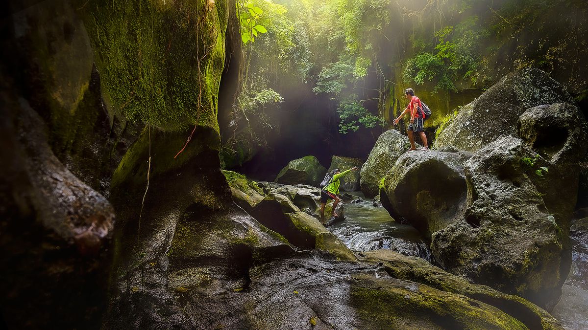 Hidden Canyon Beji Guwang Bali, Menelusuri Lukisan Alam Gunung Batur ...