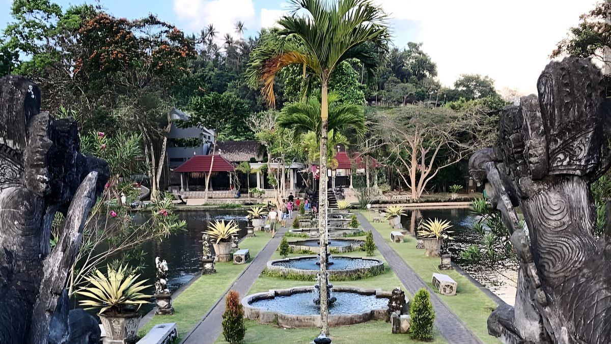 Lokasinya di Kaki Gunung Agung, Intip Wisata Asri di Bali Timur ...