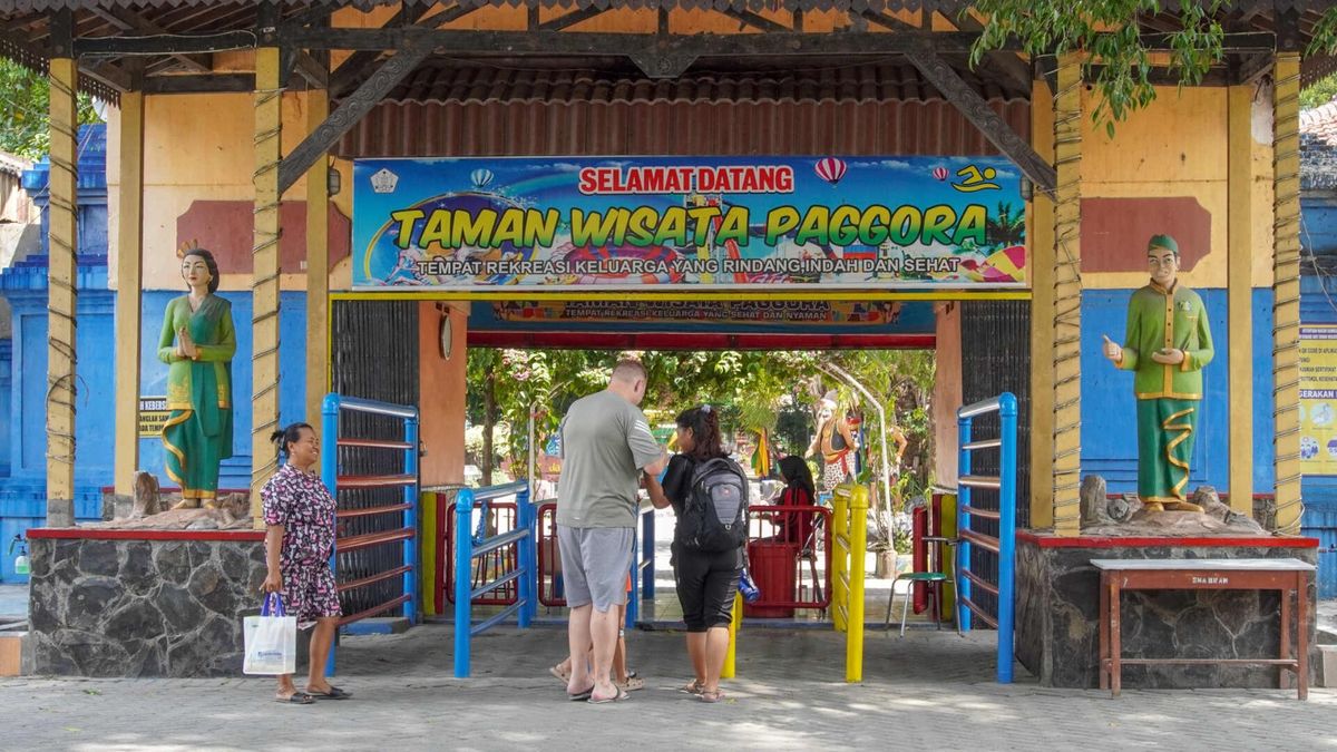 Baiklah, mari kita susun artikel informatif tentang destinasi wisata malam dengan hiburan dan kuliner lezat.