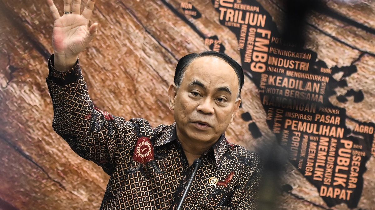 Koneksi Budi Arie Dan Tersangka Judol, Mesra Berfoto Dengan Staf ...