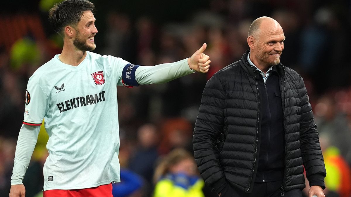 Kata Pelatih FC Twente Usai Mees Hilgers CS Bawa Poin Berharga Imbangi ...