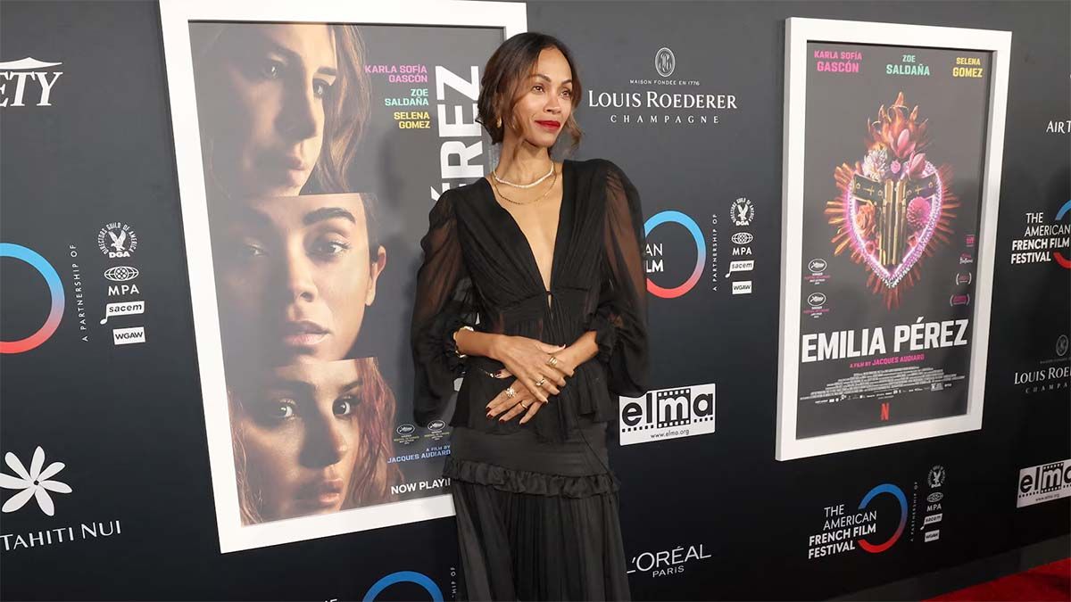 Zoe Saldana Raih Penghargaan Golden Globe Lewat Film Kontroversial