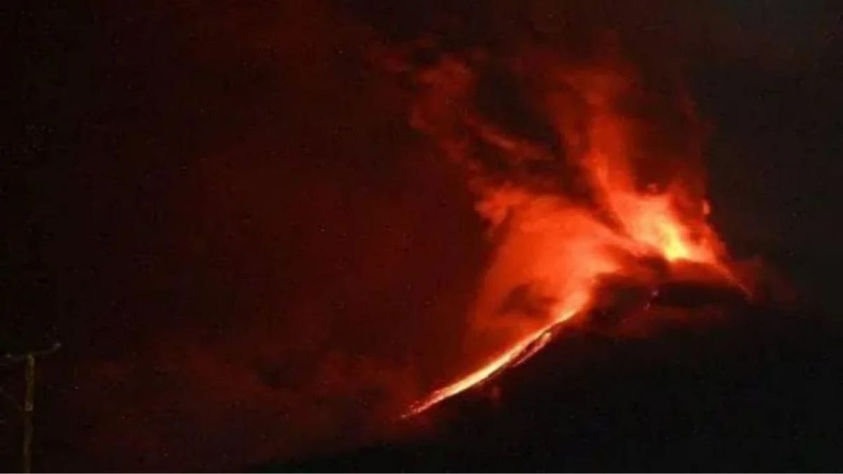 Letusan Gunung Lewotobi Laki Laki Di Flores Timur Berstatus Awas 14