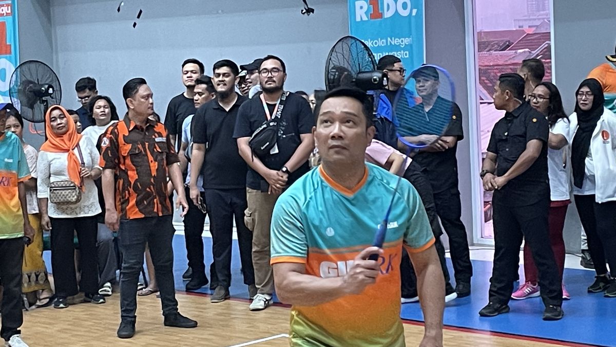 Ridwan Kamil Bakal Simpan Alat Gym di Pinggir Jalan Biar Warga Olahraga Sambil Nunggu Bus