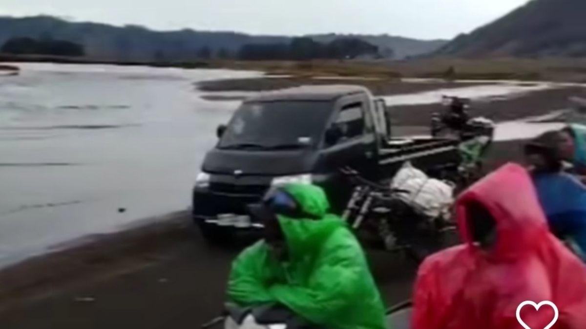 Viral Banjir Di Gunung Bromo Ini Fakta Yang Sebenarnya Dan Belum