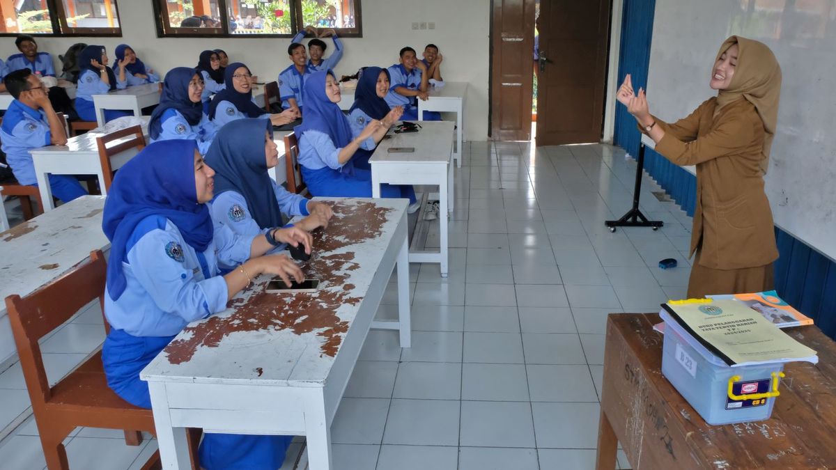 Ucapan Selamat Hari Guru Nasional Dalam Bahasa Inggris Yang