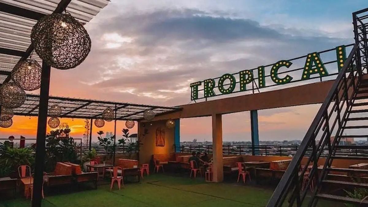 Cafe Rooftop Di Medan Yang Instagramable Yuk Ke Tropical Rooftop