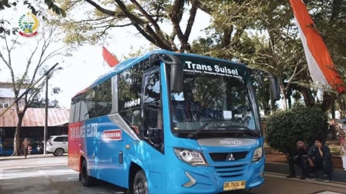 Bus Trans Sulsel Inisiasi Pj Gubernur Prof Zudan Layani Ribu Penumpang Secara Gratis Selama