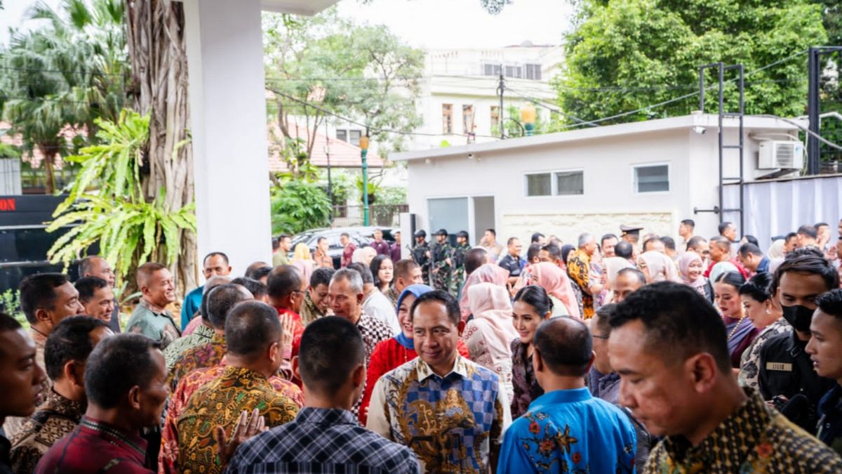 Panglima Tni Hadiri Open House Dan Kunjungi Sejumlah Pejabat Utama Pemerintah Yang Merayakan