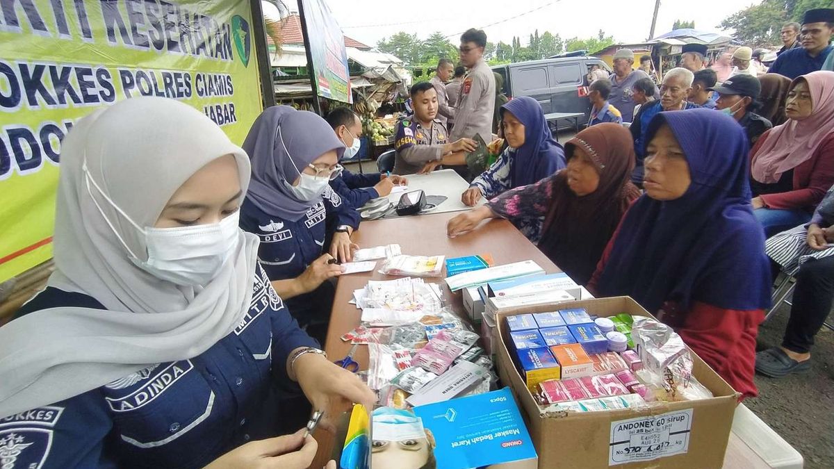 Pasar Manis Ciamis Digeber, Polres Lakukan Pemeriksaan Kesehatan dan Bagi Sembako