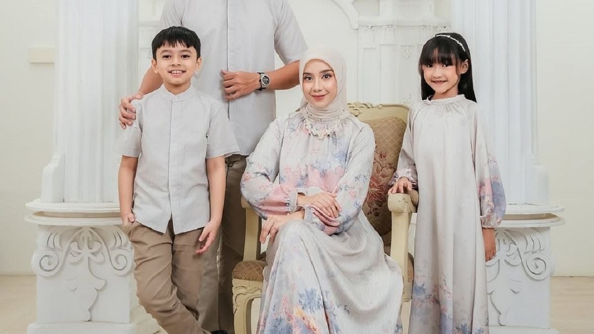 Tren Warna Baju Lebaran 2025 Dan Model Untuk Pria Dan Wanita Menyambut 884175256