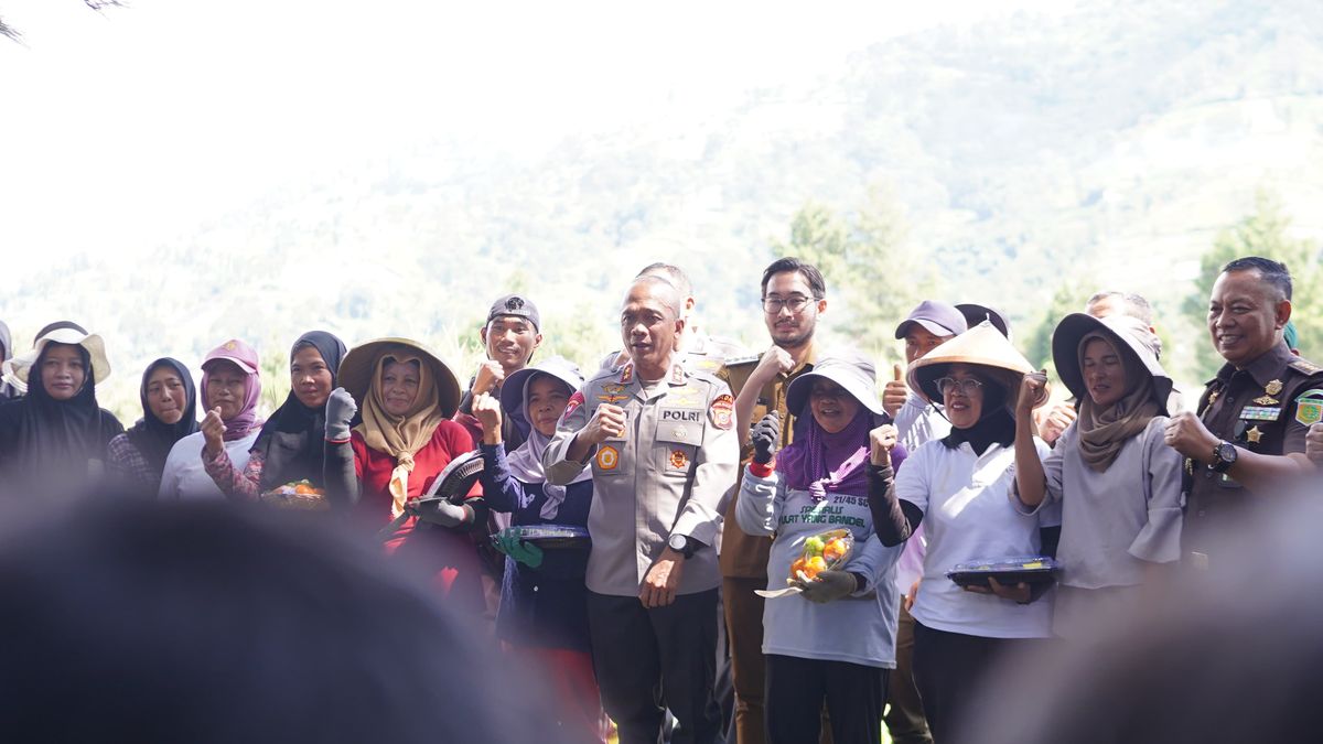 Polda Jabar Berbagi Kebaikan: Bakti Kesehatan Gratis untuk Masyarakat dan Petani Lembang!