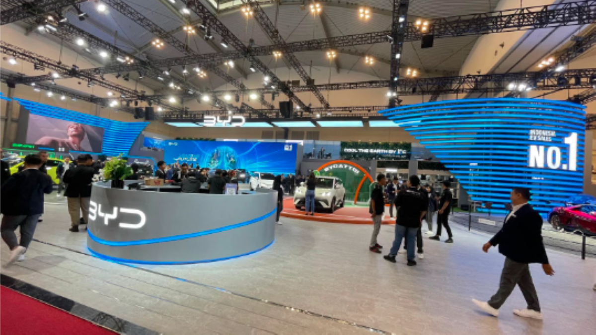 Booth BYD Tampil Futuristik di GIIAS 2025, Sajikan Pengalaman Penuh Teknologi dan Inovasi