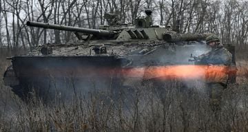 Tank tempur di perbatasan Rusia-Ukraina.