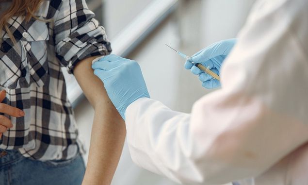 Tak Bakal Sampai Batalkan Ibadah, Doktor Asal Dubai Sebut Vaksinasi Saat Berpuasa Dua Kali Lebih Efektif